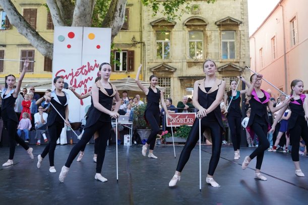 76632259-ecc4-4baf-9bb9-d2ddfa8f5d60