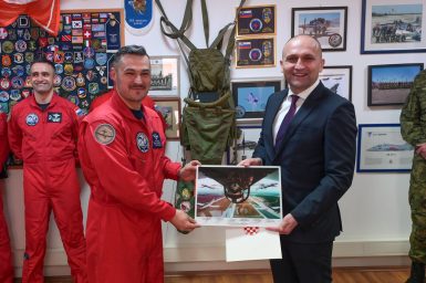 krila oluje 20. rođendan 33