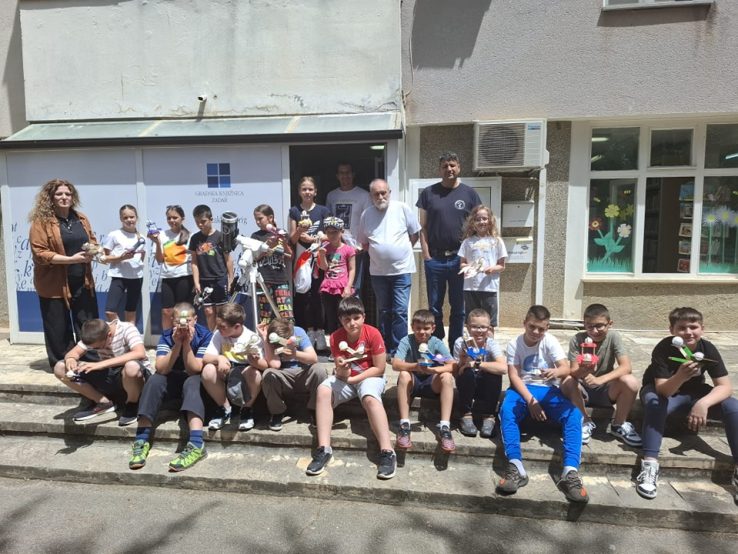 knjižnica učenici eko akcija 9