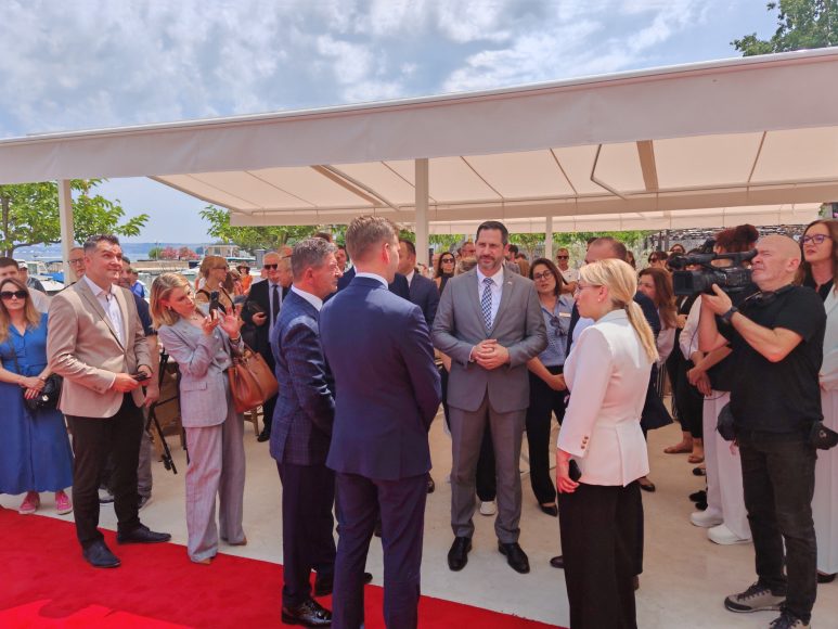 preko hotel hilton turizam 4 tonći glavina