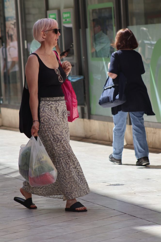 zadar špica sunčano proljeće turisti kalelarga riva forum narodni trg 27