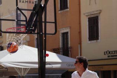 zadar špica sunčano proljeće turisti kalelarga riva forum narodni trg 33