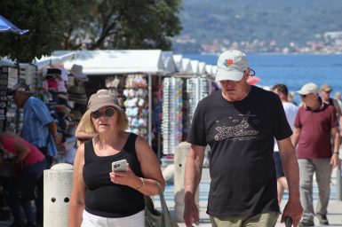 zadar špica sunčano proljeće turisti kalelarga riva forum narodni trg 5