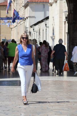 zadar špica sunčano proljeće turisti kalelarga riva forum narodni trg 59