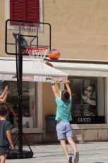 zadar špica sunčano proljeće turisti kalelarga riva forum narodni trg 63