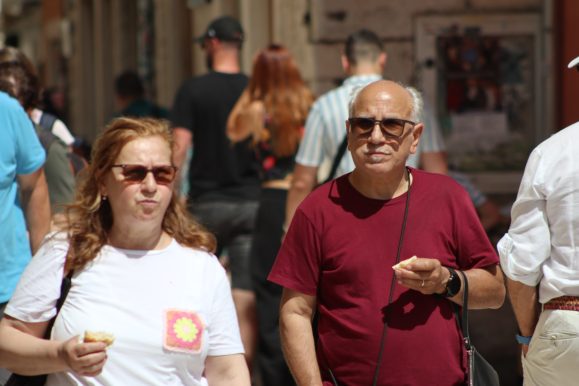 zadar špica sunčano proljeće turisti kalelarga riva forum narodni trg 71