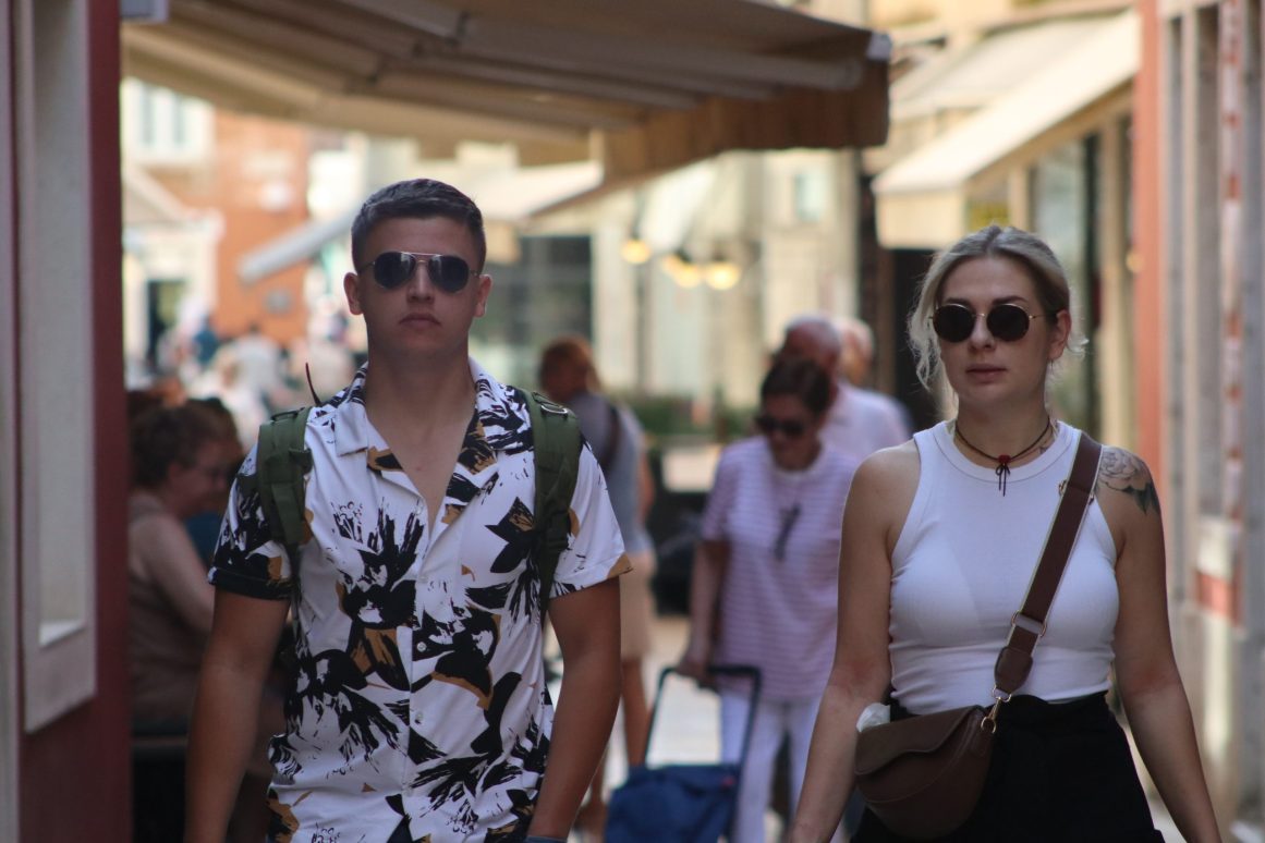 zadar špica sunčano proljeće turisti kalelarga riva forum narodni trg