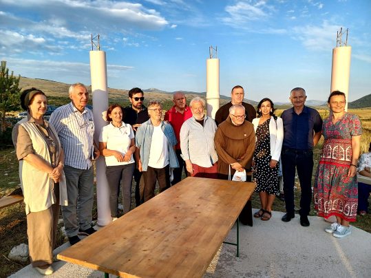 2. Sudionici XIV. Pjesničkoga sijela posvećenog don Jurju Gospodnetiću.