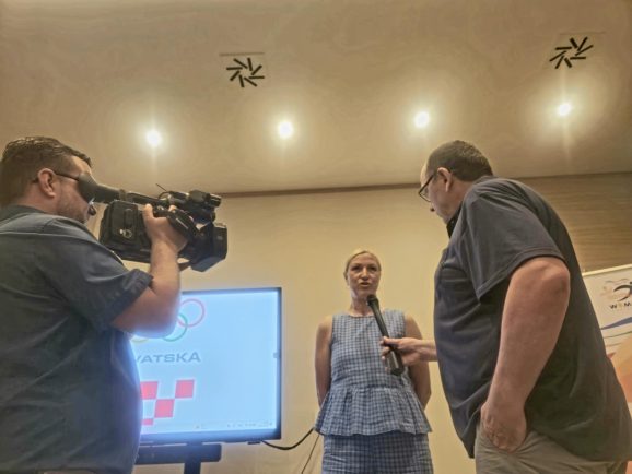 216fbfe2-5bc5-4f4c-8385-91f0b433693e