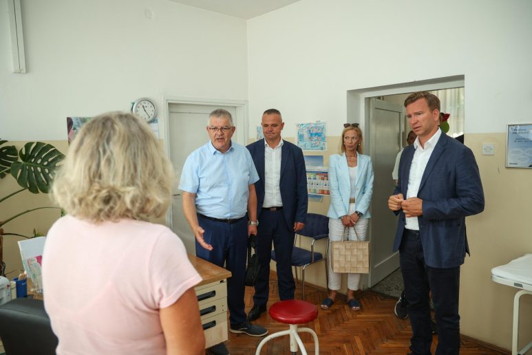 benkovac dom zdravlja josip bilaver 7