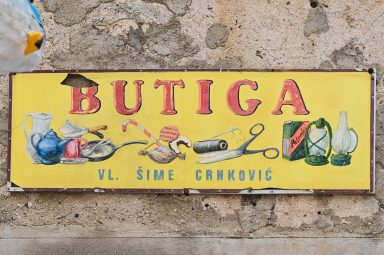 novalja mladen kušec djeca butiga dućan autor - turistička zejdnica općine novalja