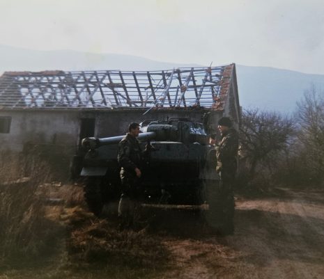 4b7986d9-df48-420b-b2a2-a916ad573639