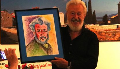 8. Poklon Monike Taschner domaćinu susreta T. M. Bilosniću