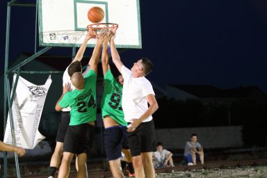 Basket na prugi naslovna