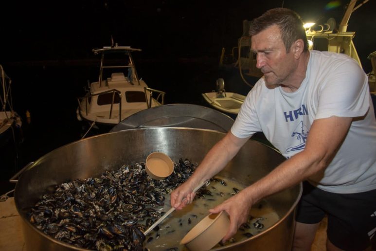 b10b2732-e98c-4376-9e00-739d320c485e