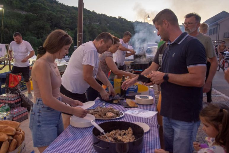 dde8cd86-06d9-4d4b-99b2-5f5ccdd7eb3c