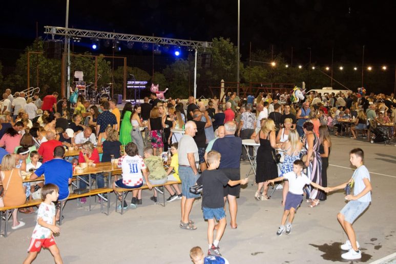 e4d02c85-3d35-4c75-9d65-14bd85383991