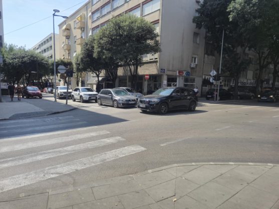 ffdf18f1-c391-4e49-97d5-c19638e59c9e