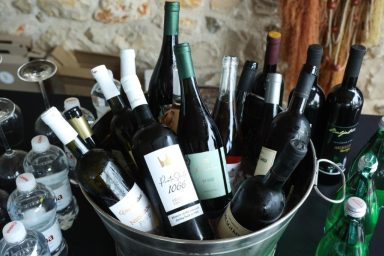 župan vinograd grožđe bilaver vino vina boca boce