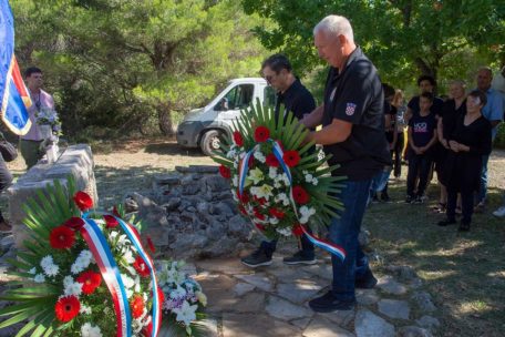 0442e95e-3784-400b-a2e5-c11bd847e630