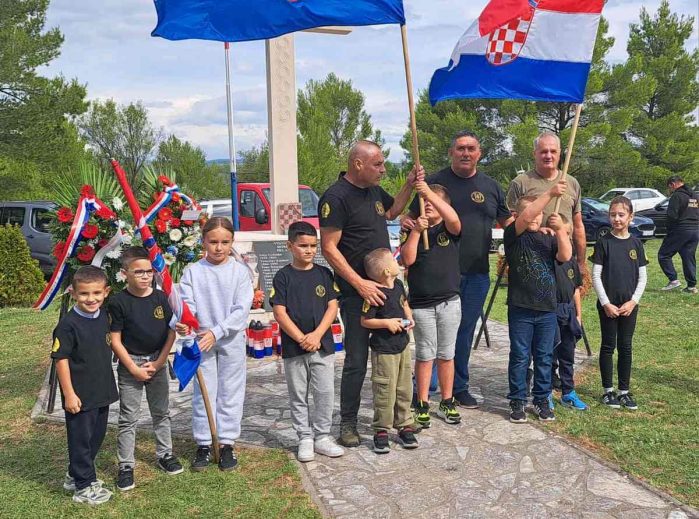 556601211_24239446829088504_1259567938341919473_n