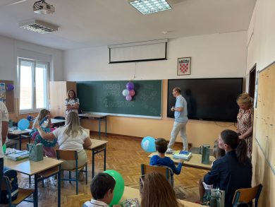 KOLAN ŠKOLA UČENICI 5