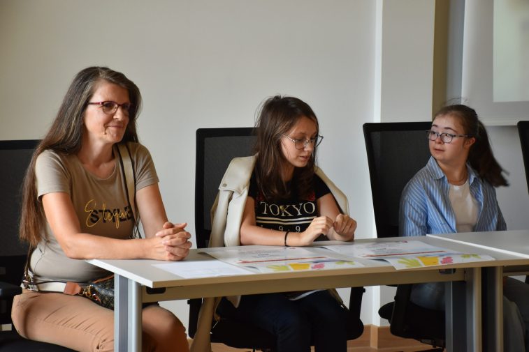 Pomoćnica u nastavi Sanja Rogoznica, Valentina Krpina i Dora Škara