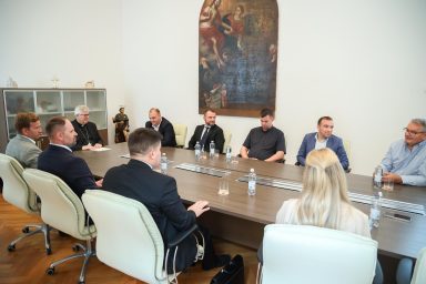 dom za starije i nemoćne preko ugovor 10