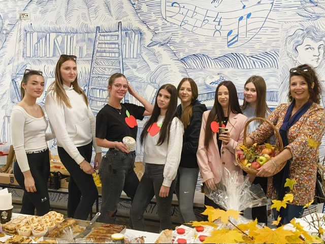 Edukativno-humanitarna akcija _Jedna jabuka na dan, doktor iz kuće van!_ EBTŠ ZADAR 2025 (5)