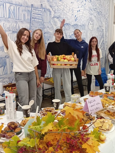 Edukativno-humanitarna akcija _Jedna jabuka na dan, doktor iz kuće van!_ EBTŠ ZADAR 2025 (7)