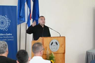 KRALJEVI DRUGI DAN (10)