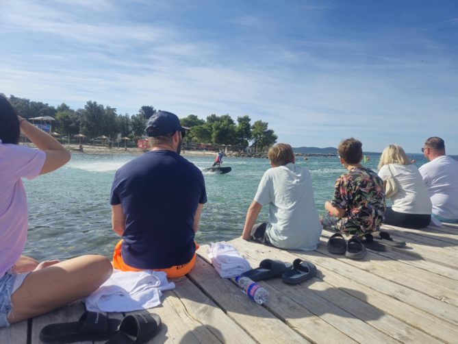 b929cb80-9a5e-4339-b84b-40d64c2ddbd1