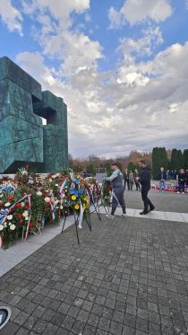 SVETI FILIP I JAKOV predstavnici općine i mještani posjetili Vukovar 3