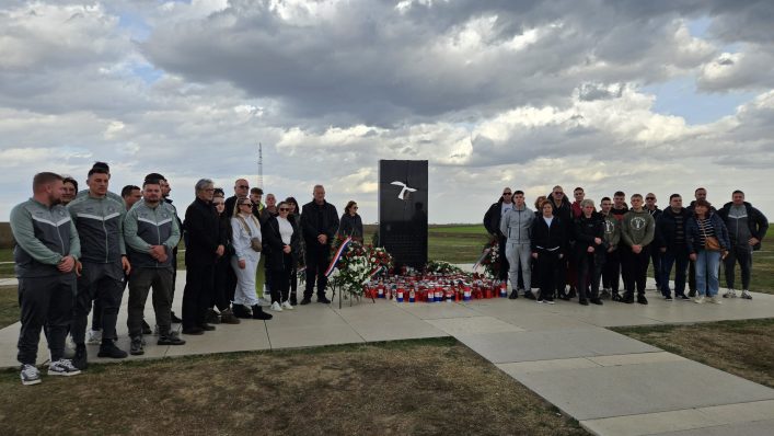SVETI FILIP I JAKOV predstavnici općine i mještani posjetili Vukovar 5