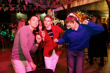 DJ Ante Dujić Božićni gramofon 03.12.2025, foto Bojan Bogdanić 02.jpg_1600x1067