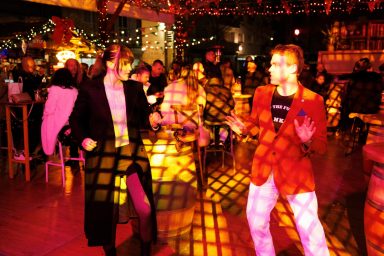 DJ Ante Dujić Božićni gramofon 03.12.2025, foto Bojan Bogdanić 03.jpg_1600x1067