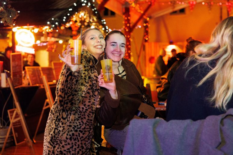 DJ Ante Dujić Božićni gramofon 03.12.2025, foto Bojan Bogdanić 10.jpg_1600x1067