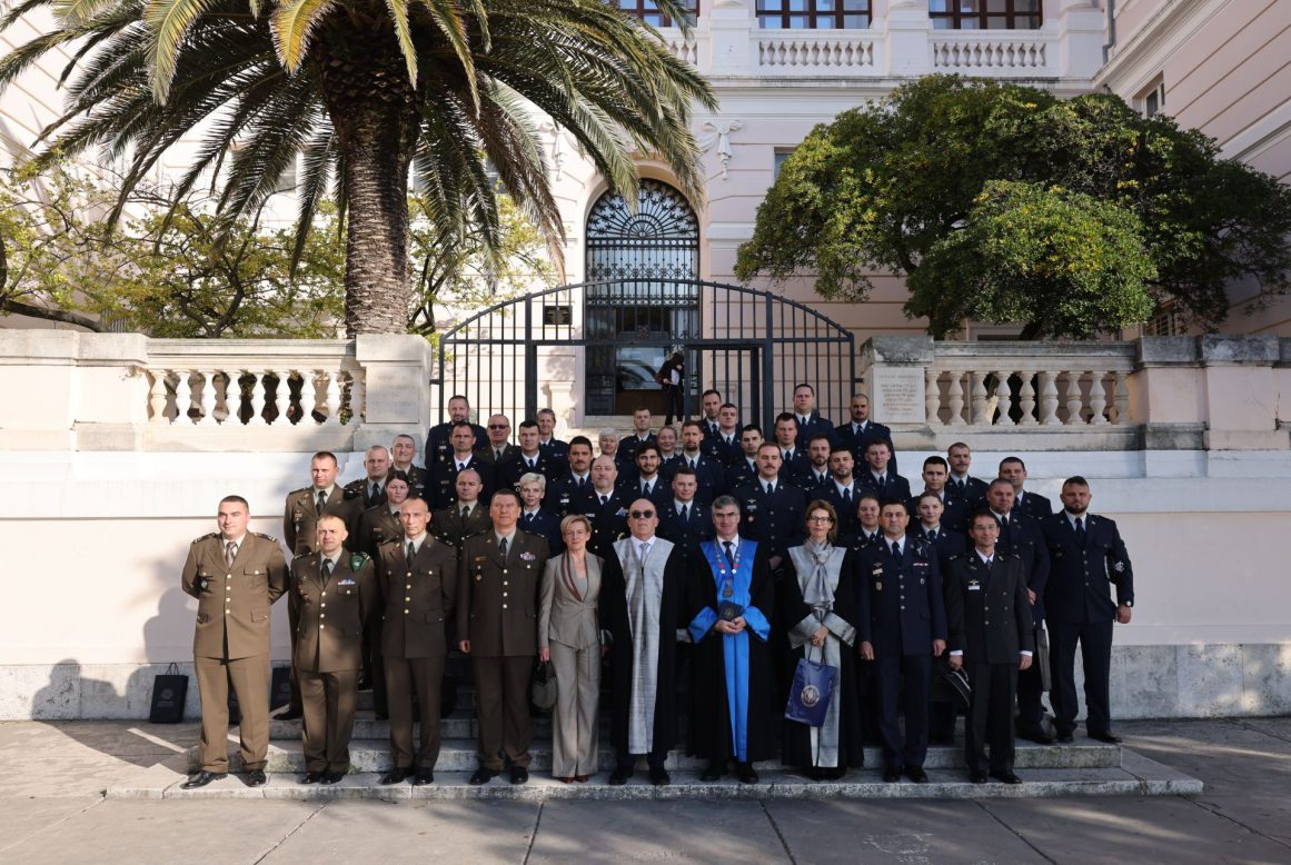 nastavnici piloti (20)