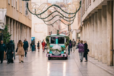01 034 Božićni vlakić Advent u Zadru 2025, Foto Matija Lipar