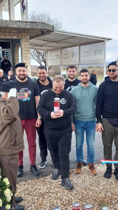 ea4f83e1-74f5-4261-ac94-70551450e76f