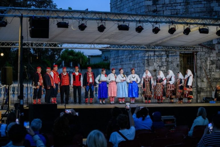 folklor 10