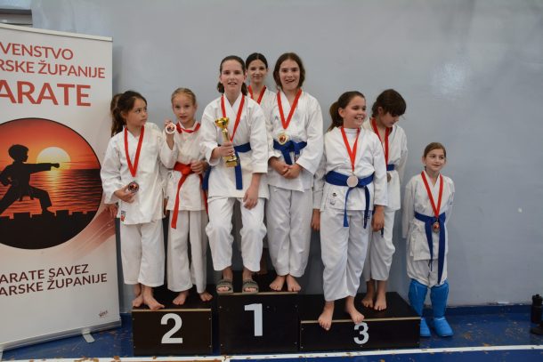 Kata timovi Učenice medalje