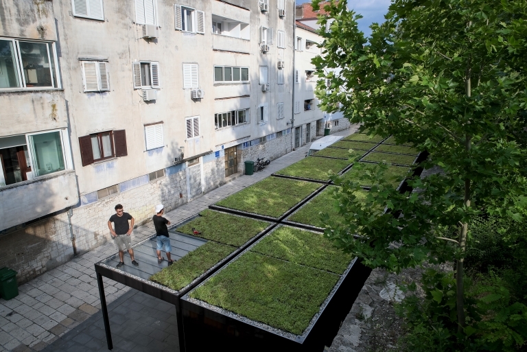 kiosci pijaca krov FOTO GRAD