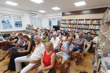 Narodna knjižnica Kali je bila dupkom puna