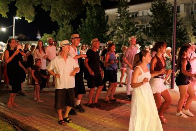 16 One Night in Havana Muraj Art & Sound