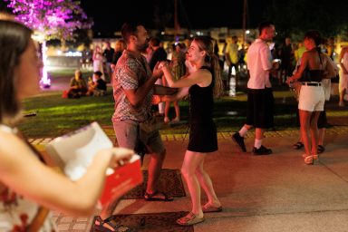 17 One Night in Havana Muraj Art & Sound