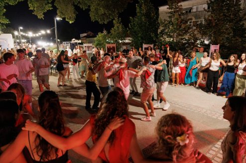 33 One Night in Havana Muraj Art & Sound
