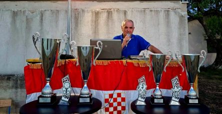 Novinar , službeni spiker i voditelj -MarkoLedenko -Mane