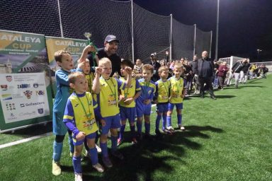 foto 3 CATALEYA CUP 2026 - dječacima nk sabunjar pobjednički pehar uručio je vedran ćoruka